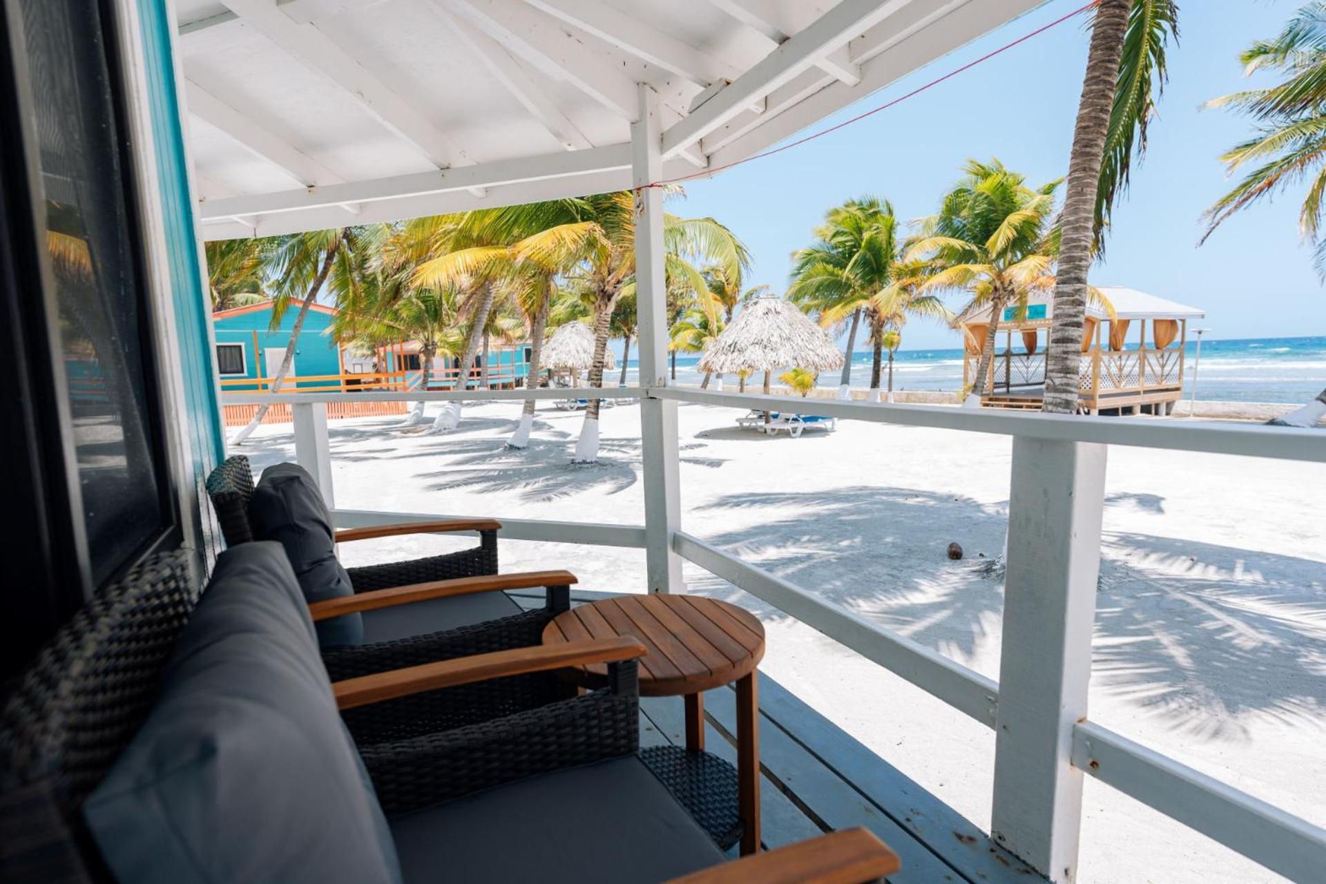 Blue Marlin Beach Resort Дангрига Екстериор снимка